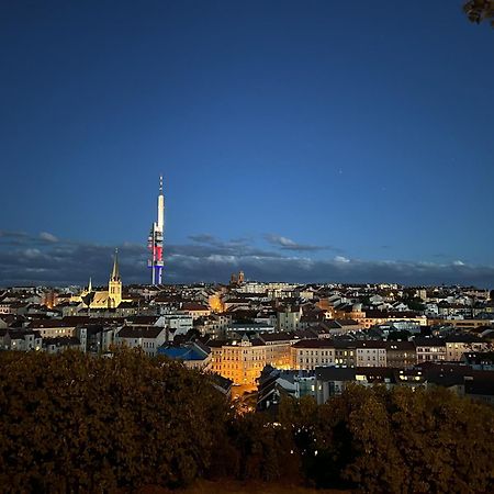 Cozy Garden Apartment In The Heart Of Praga Esterno foto