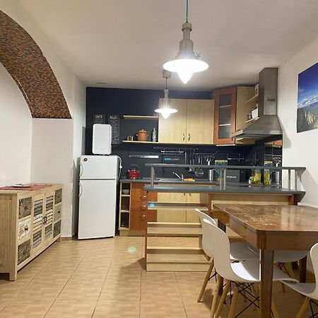 Cozy Garden Apartment In The Heart Of Praga Esterno foto