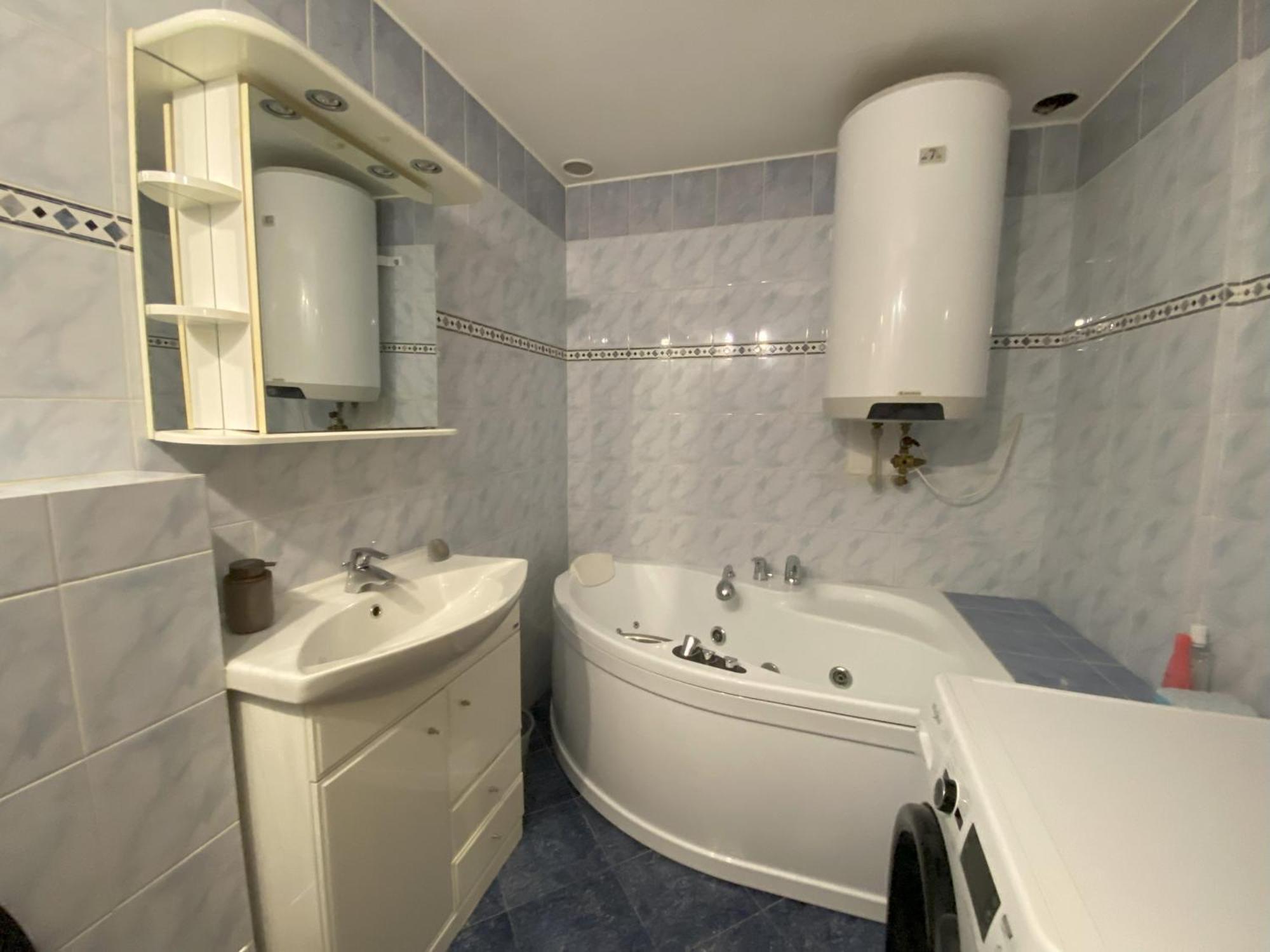 Cozy Garden Apartment In The Heart Of Praga Esterno foto