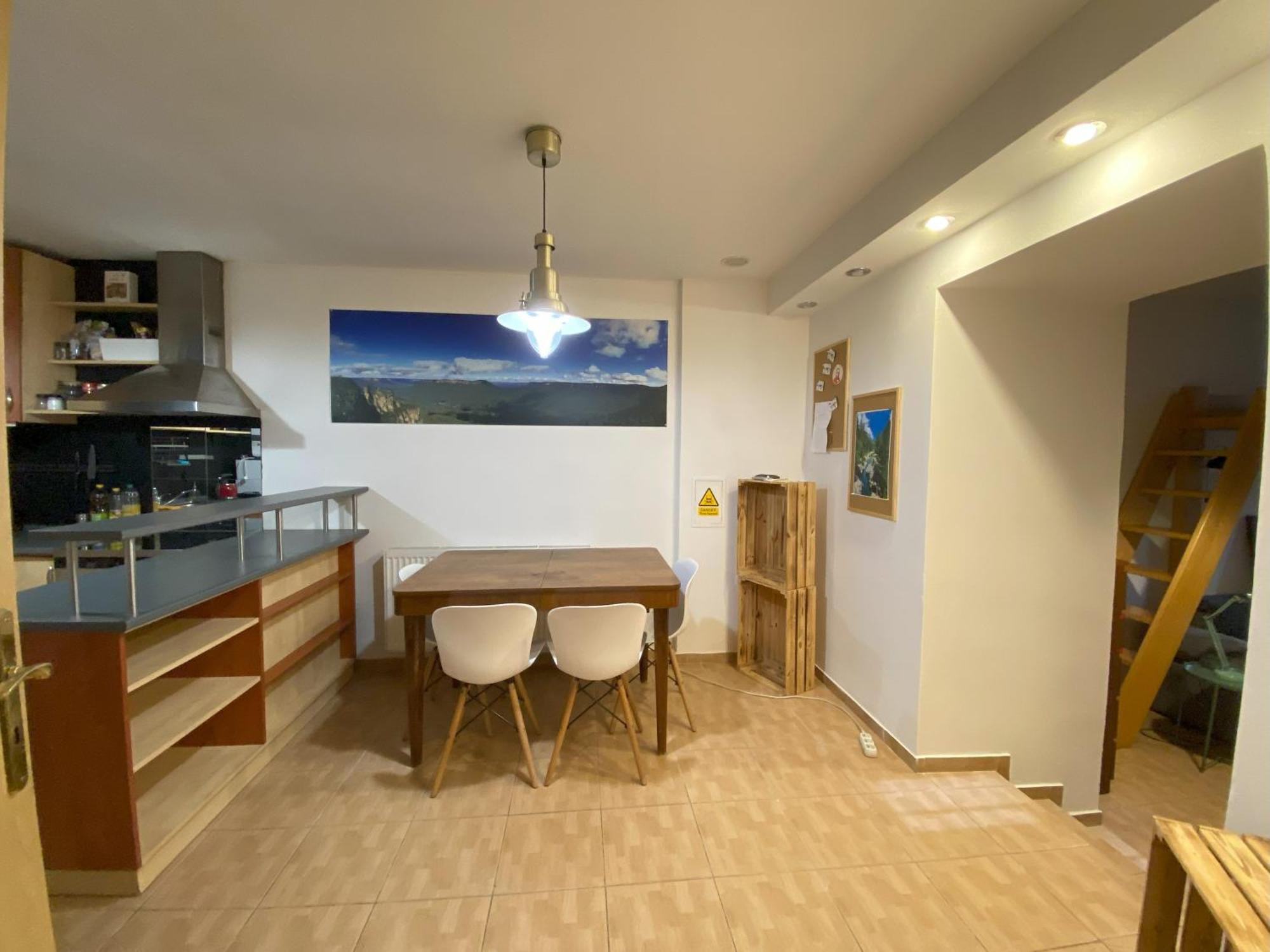 Cozy Garden Apartment In The Heart Of Praga Esterno foto